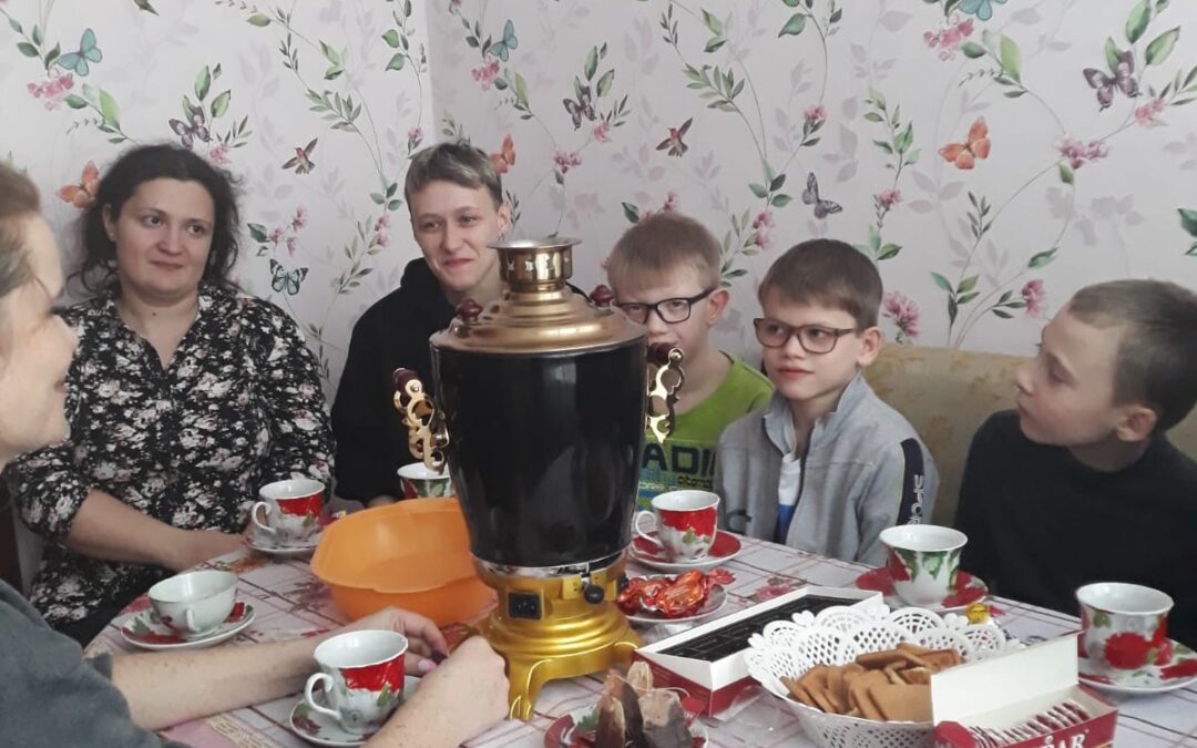 Барнаульская городская местная организация ВОИ взяла под опеку семью Богатыревых из «Барнаульского центра помощи детям, оставшимся без попечения родителей, №2»