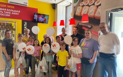 1 июня в Барнауле прошел мастер класс от компании суши wok для 25 детей с ограниченными возможностями здоровья по изготовлению суши