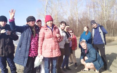 Группа ребят из Барнаульской местной организации ВОИ совершила традиционное «паломничество» на правый берег Оби для просмотра Ледохода