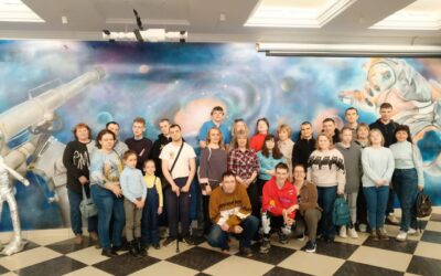 Молодые люди с инвалидностью из барнаульской городской местной организации «Всероссийское общество инвалидов» посетили новую программу Планетария г.Барнаула «Мир в котором мы живем»